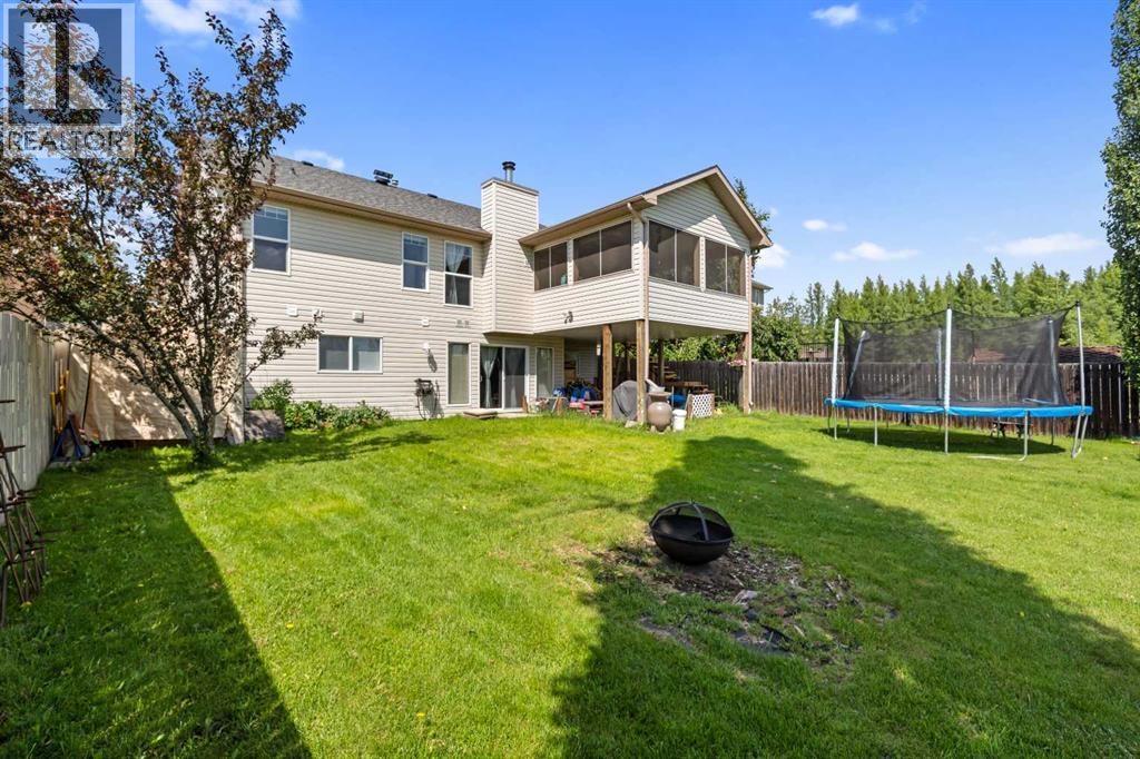 6 Park Circle Property Photo 4