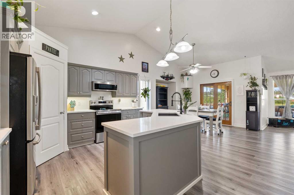 6 Park Circle Property Photo 8