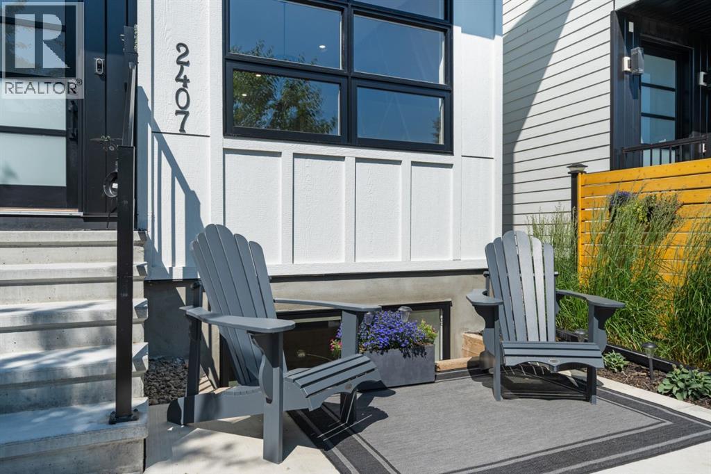 2407 33 Street Sw Property Photo 2