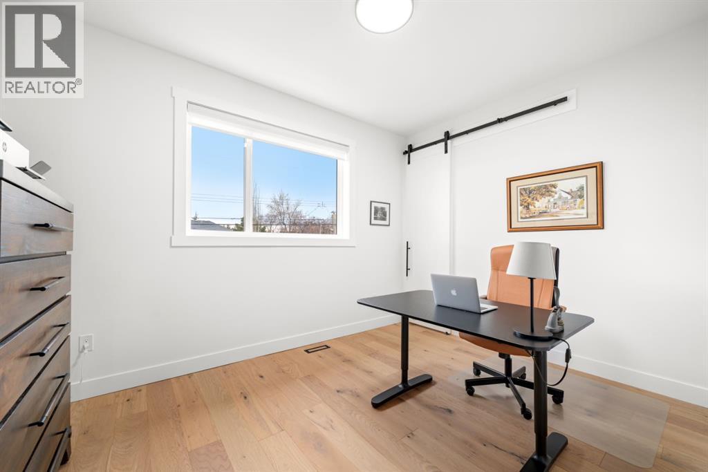 2407 33 Street Sw Property Photo 23