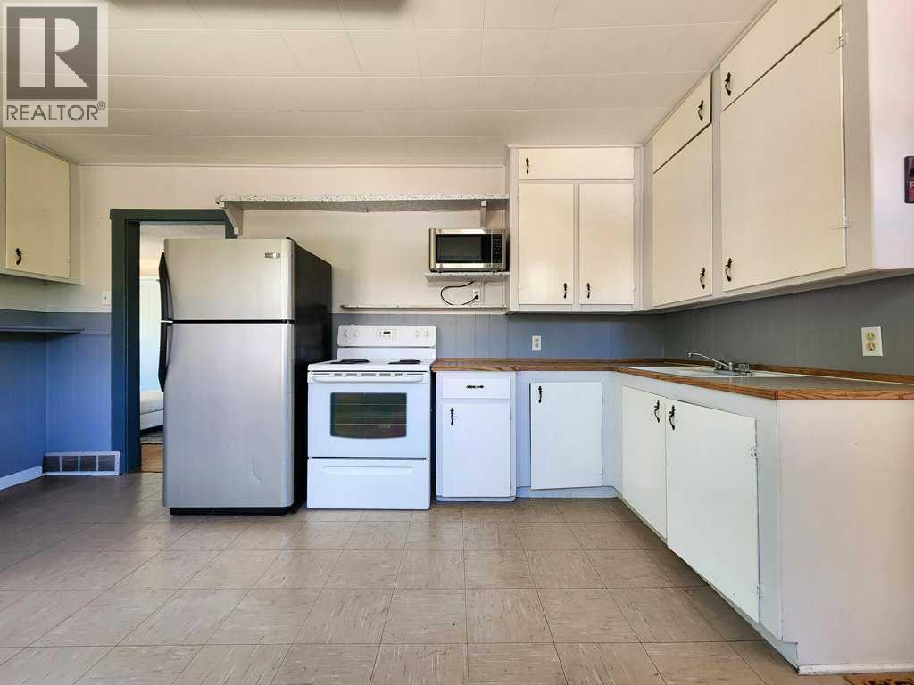 2229 210 Street Property Photo 8