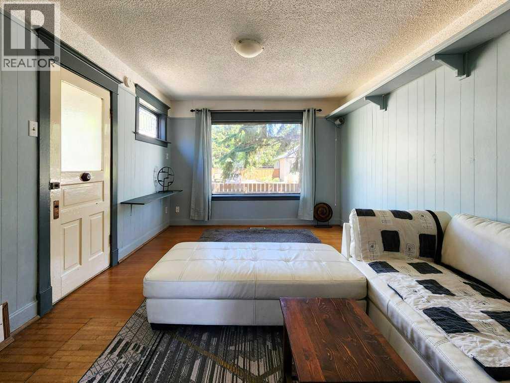 2229 210 Street Property Photo 11