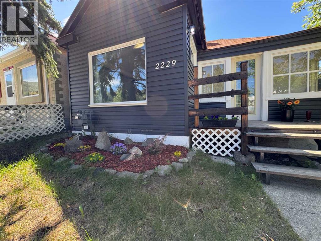 2229 210 Street Property Photo 28