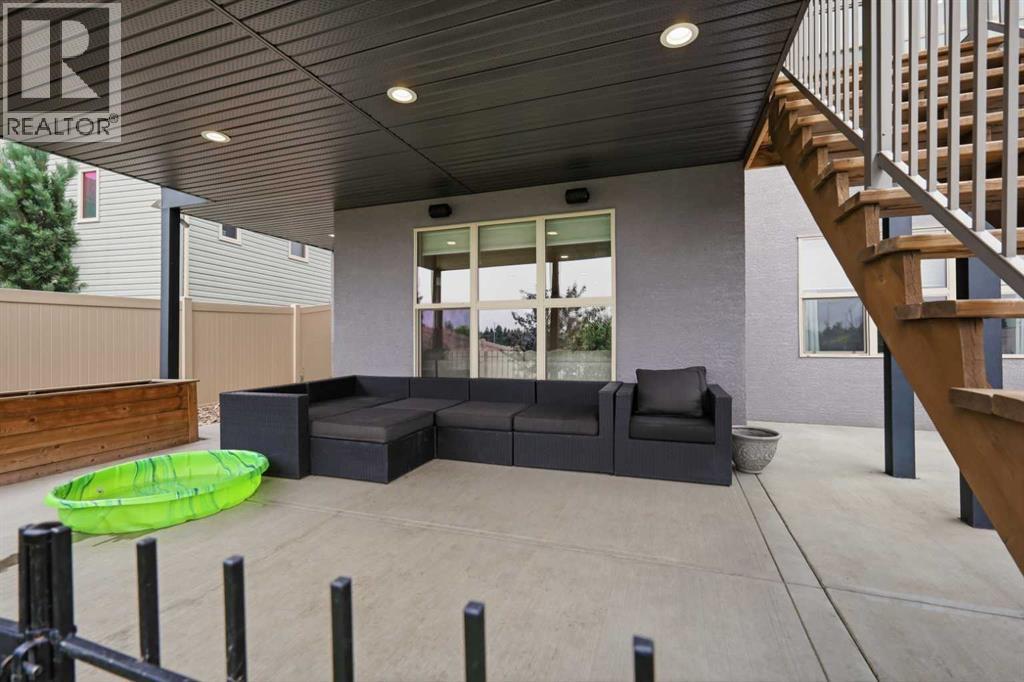 1 Meadow Close Property Photo 32