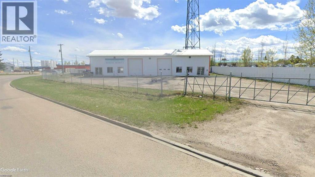 5222 44 Street Property Photo 1
