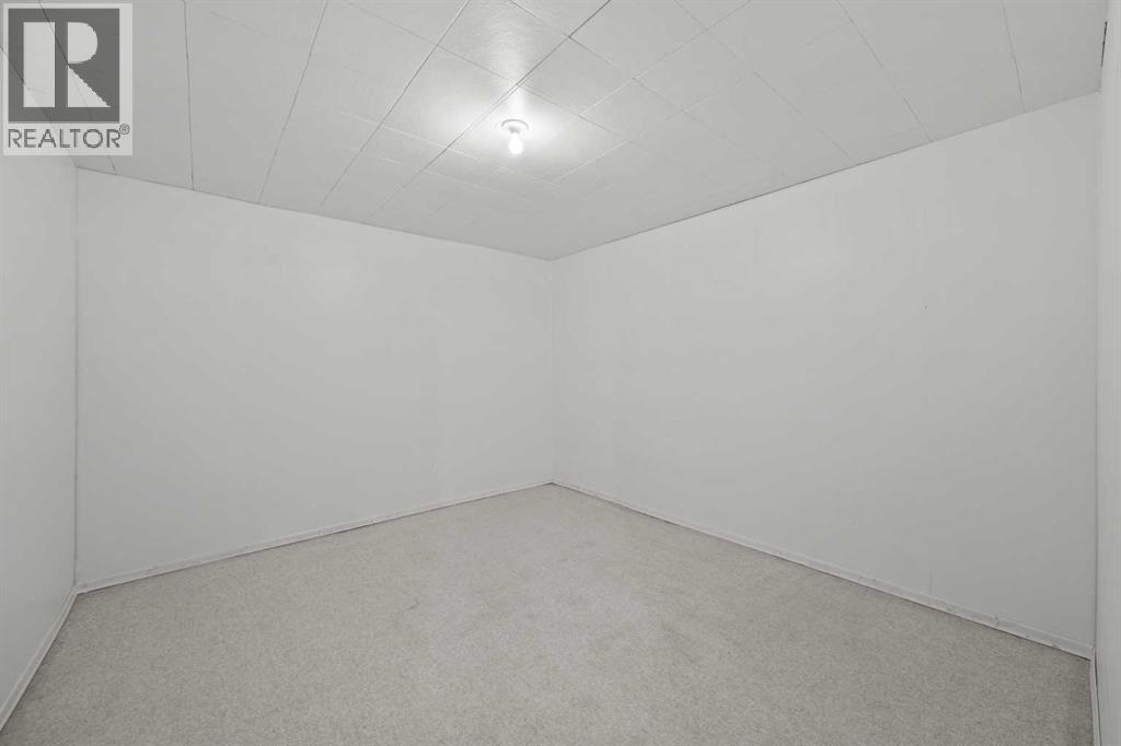 6223 31 Avenue Northwest Property Photo 35
