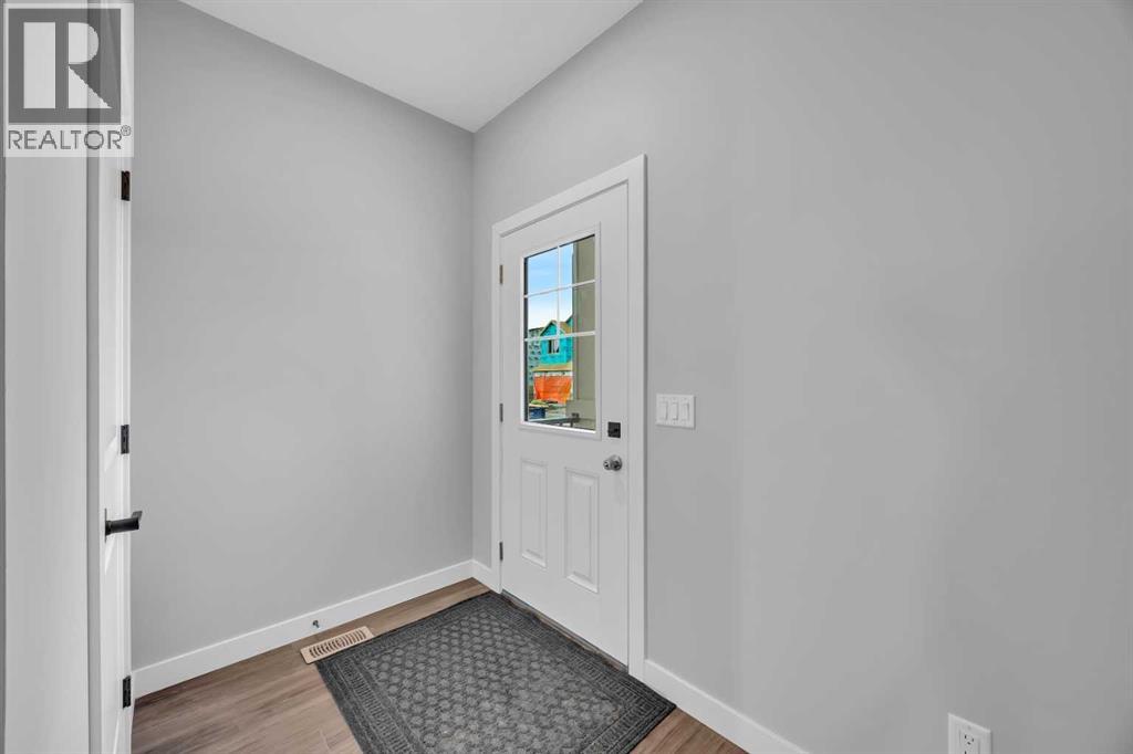 553 Hotchkiss Drive Se Property Photo 2