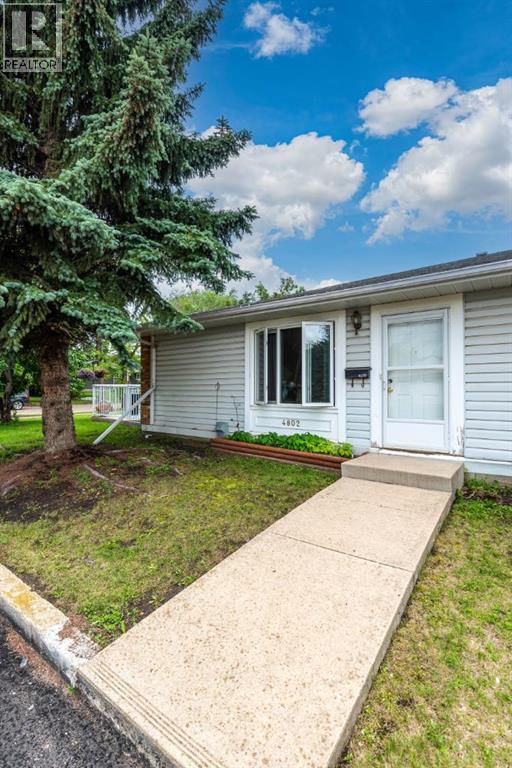 4802 46 Street Property Photo 1