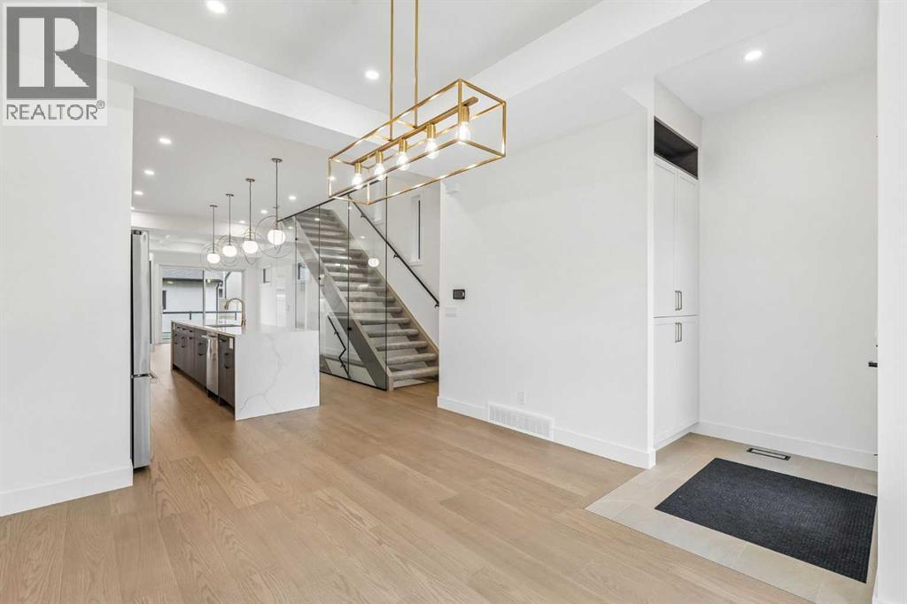 1812 19 Avenue Nw Property Photo 6