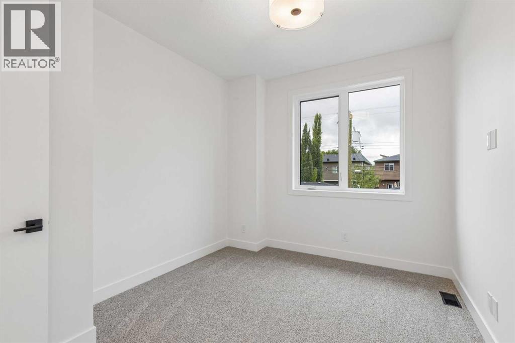 1812 19 Avenue Nw Property Photo 28