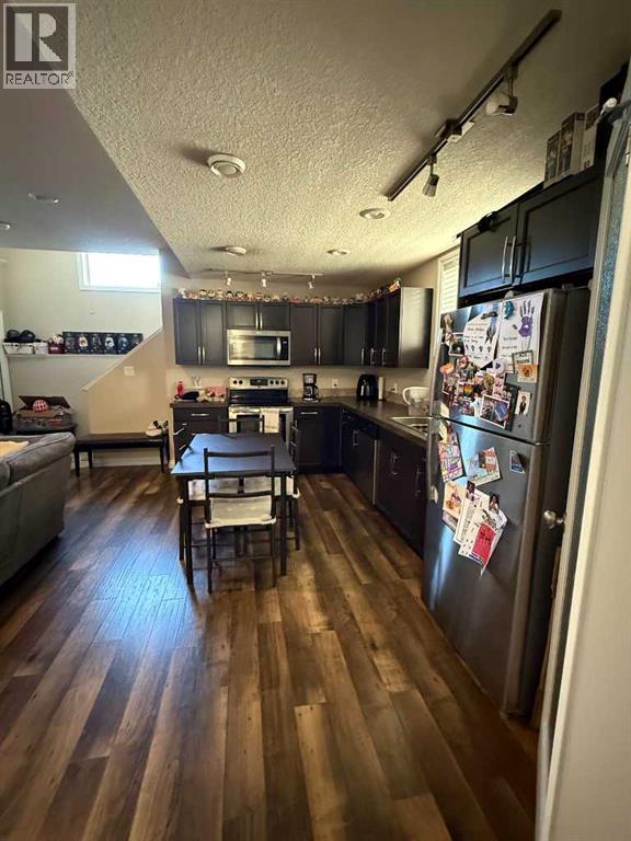 7418 112 Street Property Photo 4