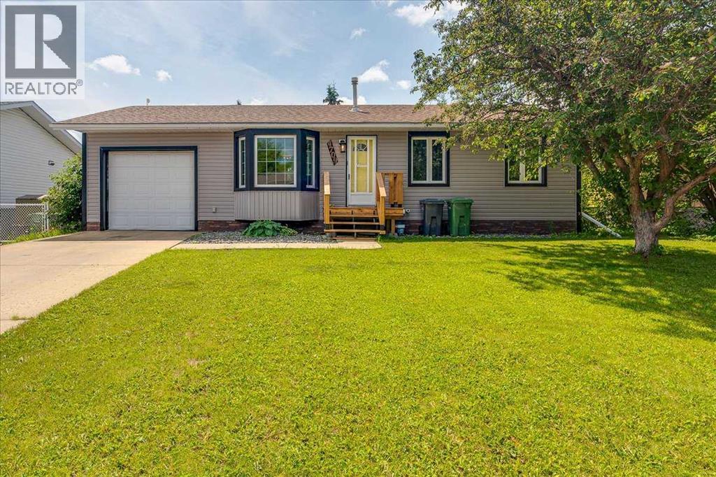 4709 55 Avenue Property Photo 1