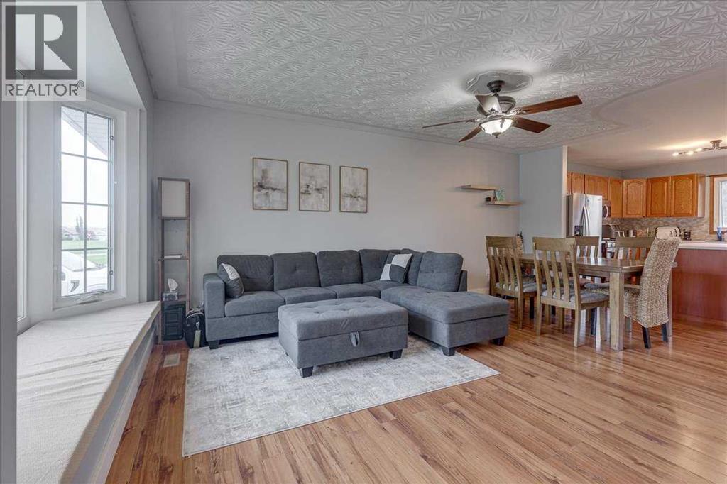 4709 55 Avenue Property Photo 6