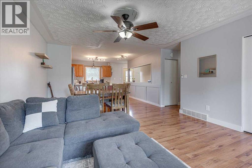 4709 55 Avenue Property Photo 7