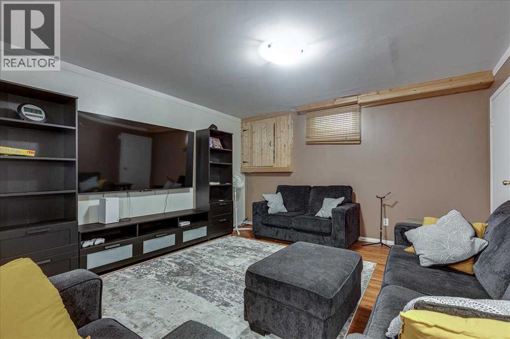 4709 55 Avenue Property Photo 35