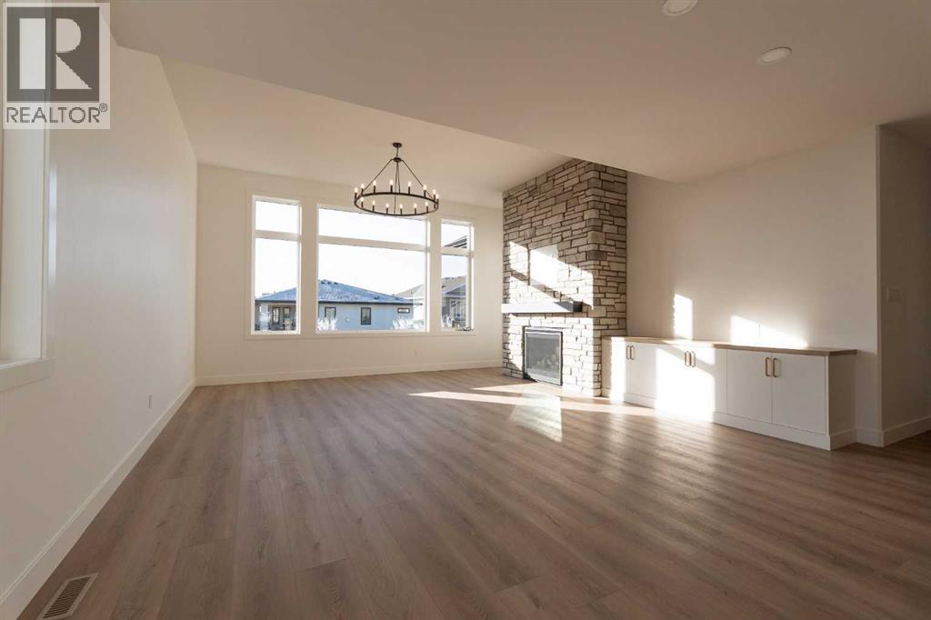 3076 21 Street Property Photo 7