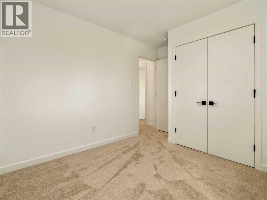 138 Miners Road W Property Photo 18