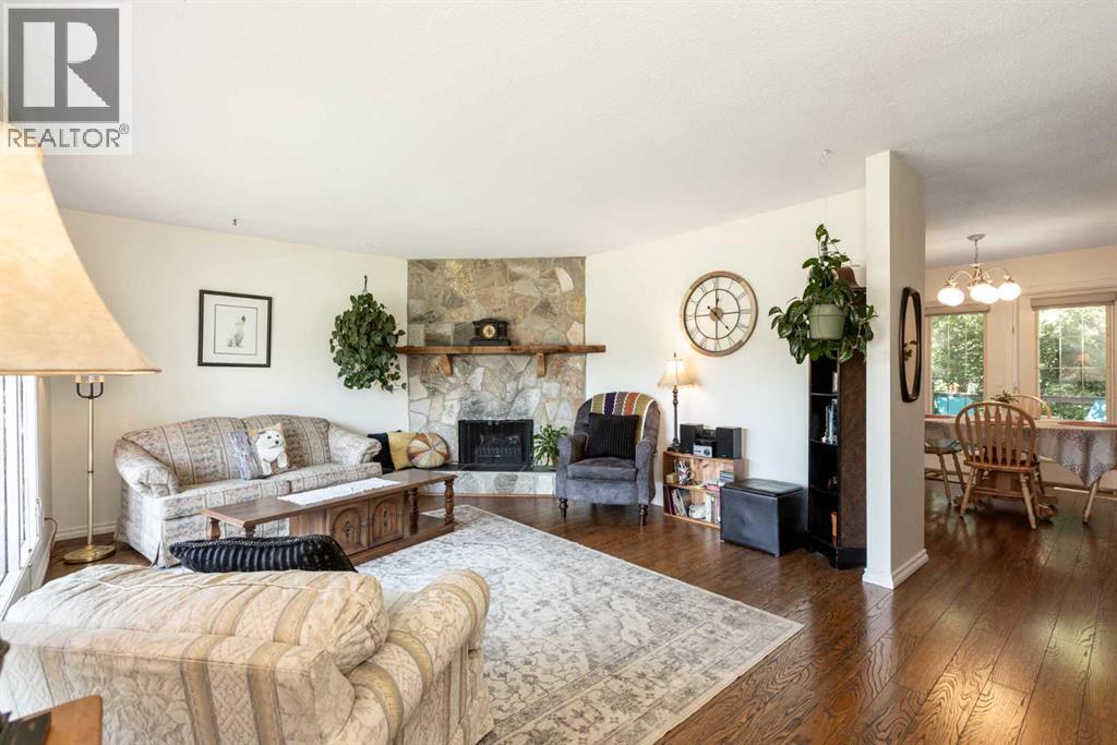 4003 53 Avenue Property Photo 4