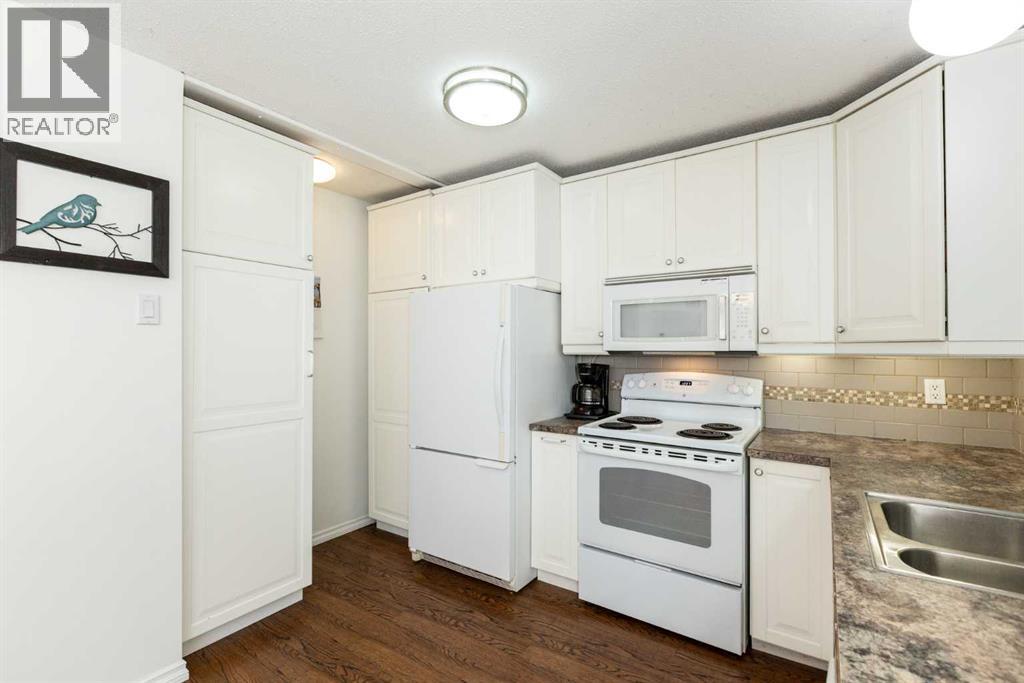 4003 53 Avenue Property Photo 13
