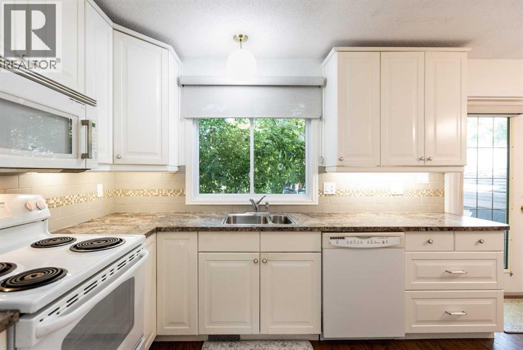 4003 53 Avenue Property Photo 14