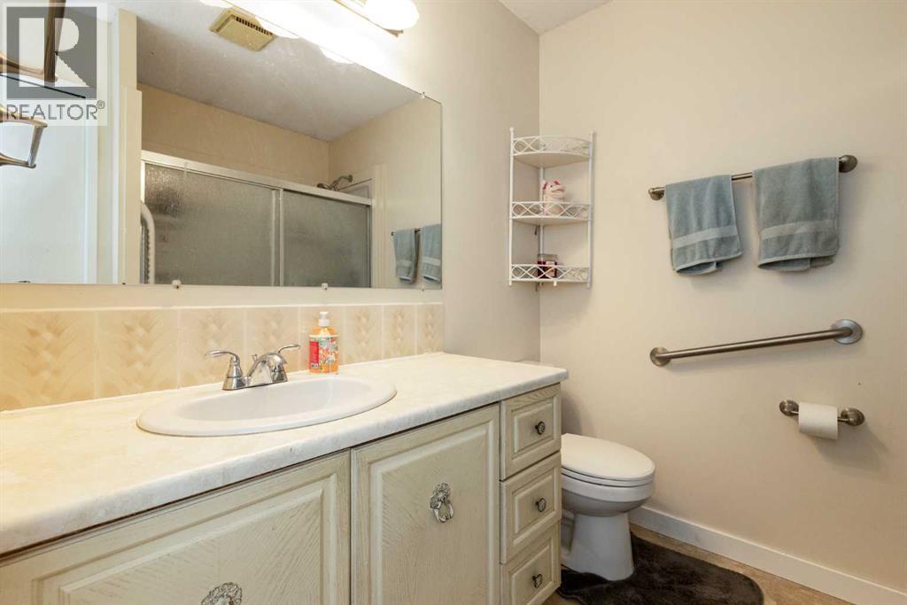 4003 53 Avenue Property Photo 18