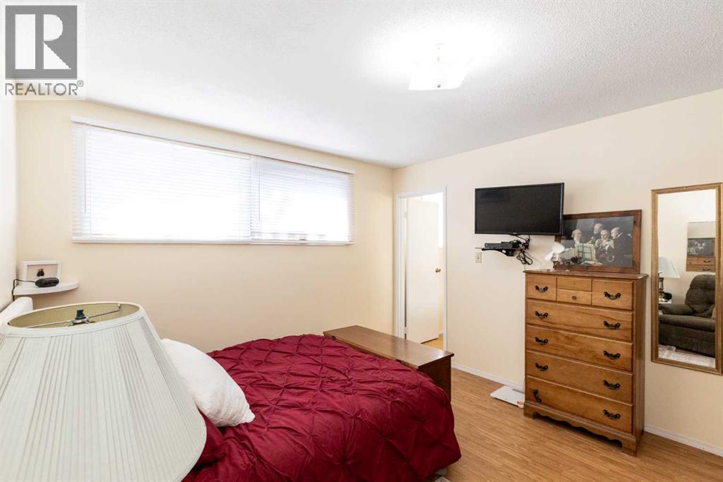 4003 53 Avenue Property Photo 23