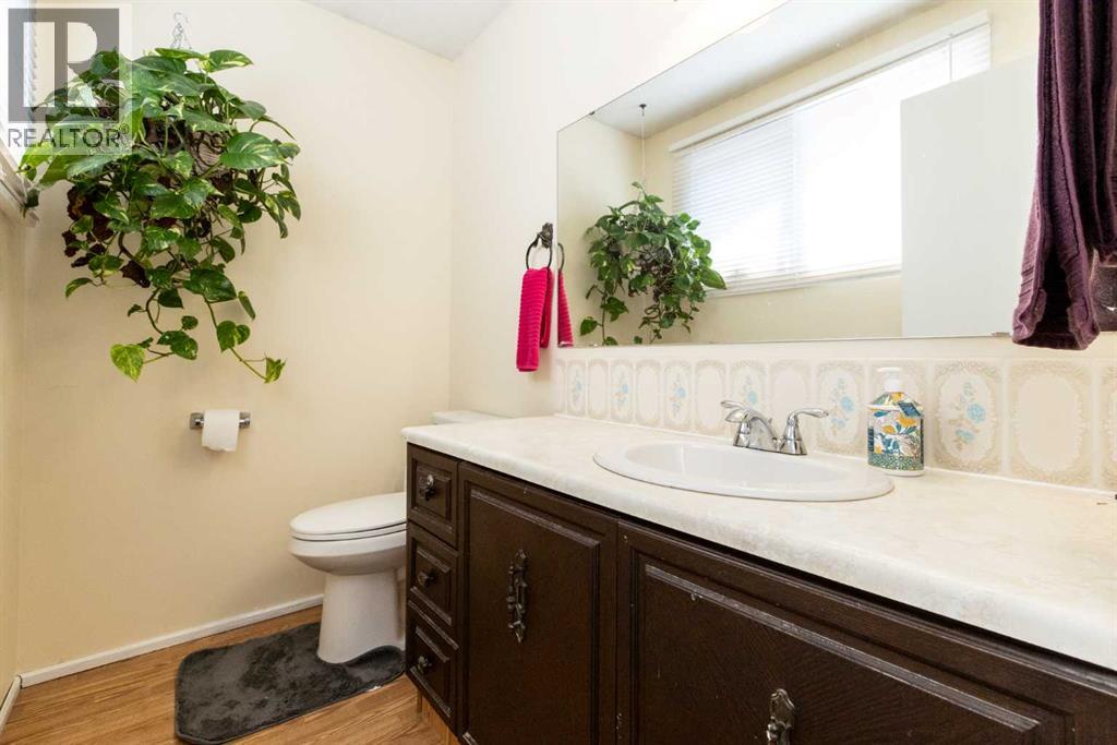 4003 53 Avenue Property Photo 24