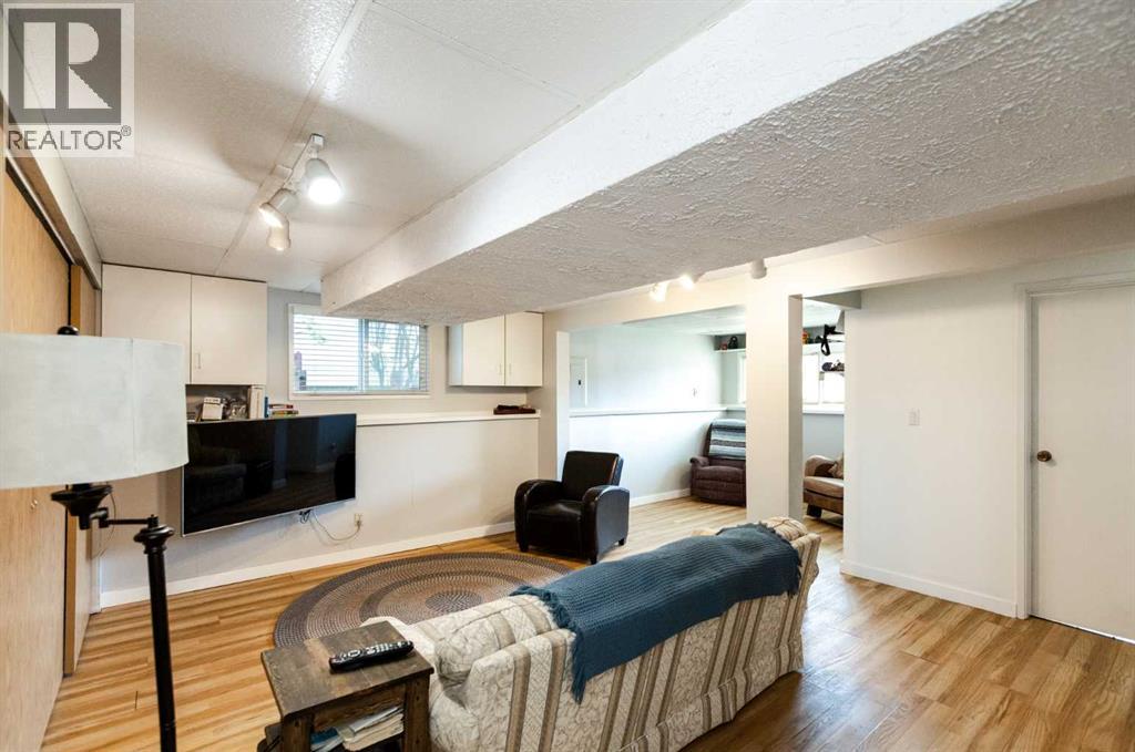 4003 53 Avenue Property Photo 25