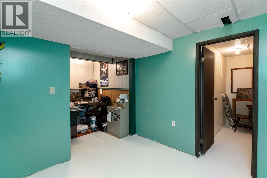4003 53 Avenue Property Photo 31