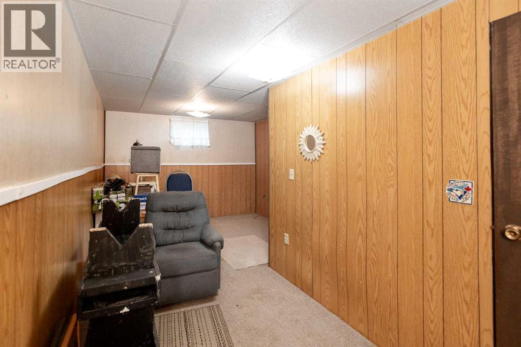 4003 53 Avenue Property Photo 35