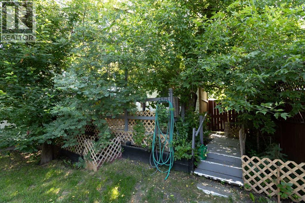 4003 53 Avenue Property Photo 44