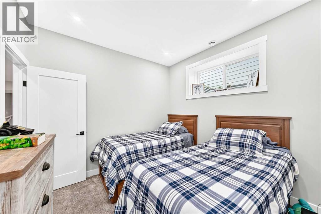 22 St Andrews Close Property Photo 42