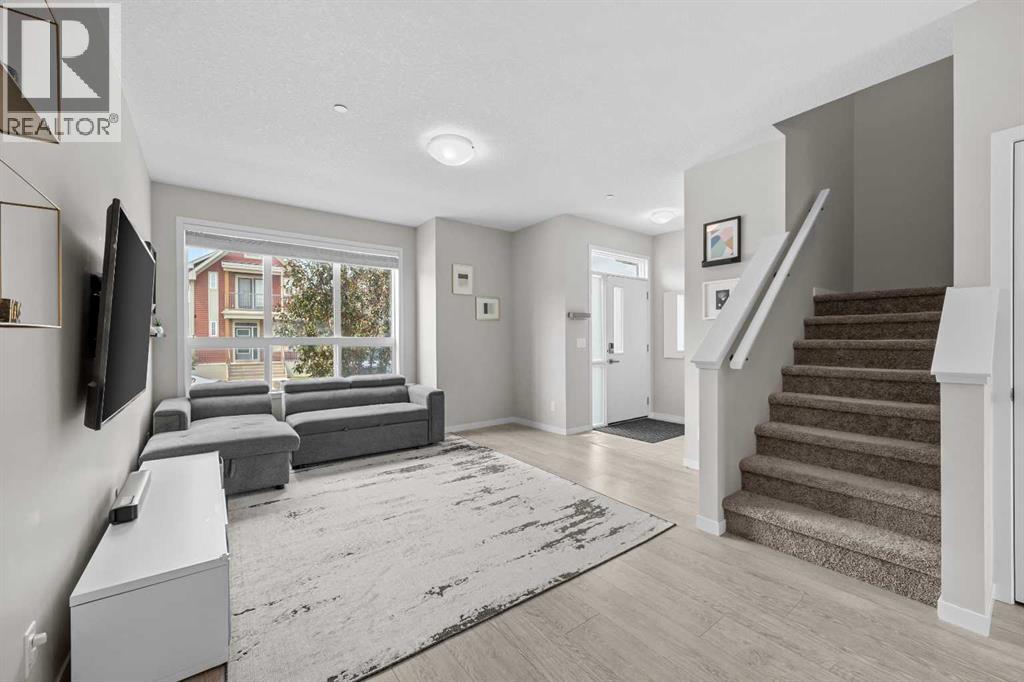 38 Howse Row N Property Photo 5