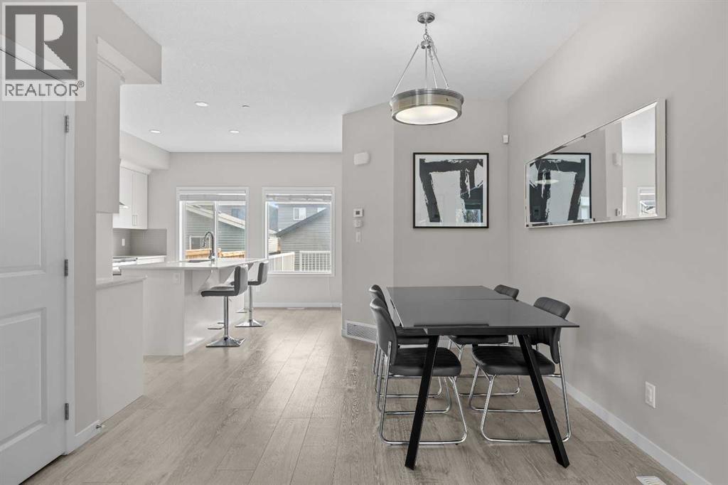 38 Howse Row N Property Photo 6