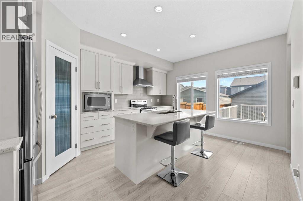 38 Howse Row N Property Photo 7