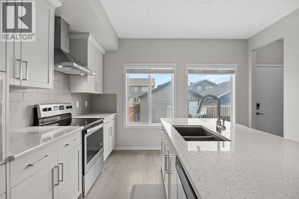38 Howse Row N Property Photo 14
