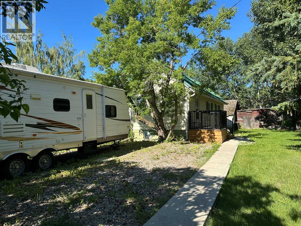 1310 84 Street Property Photo 4