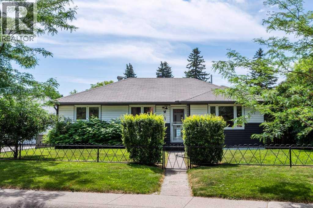 2056 Cottonwood Crescent Se Property Photo 1
