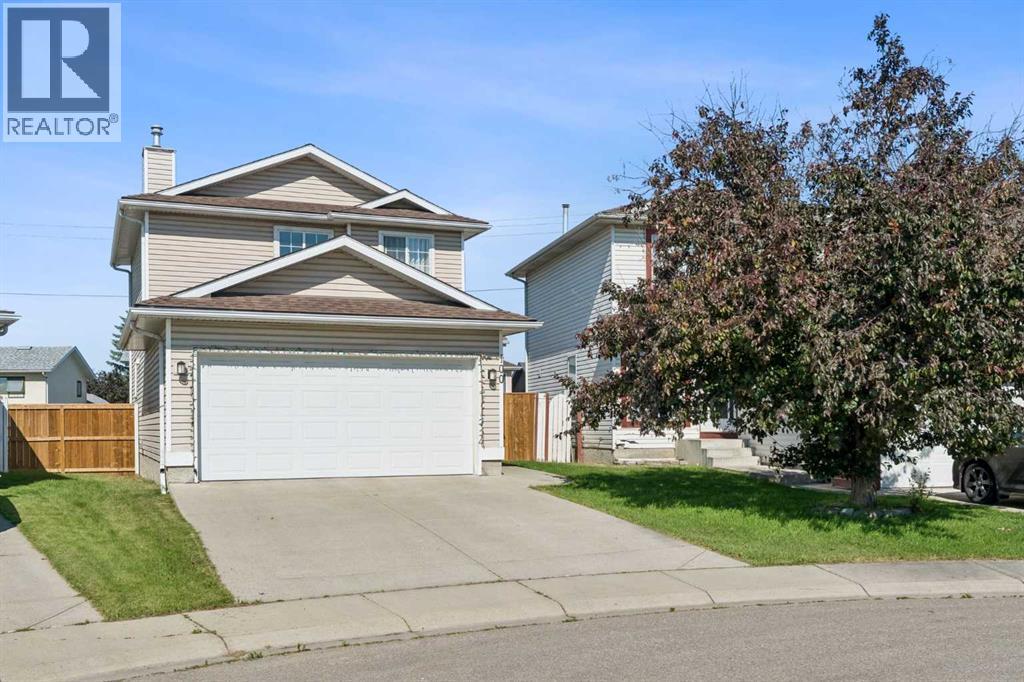 100 Applemont Close SE Property Photo 1