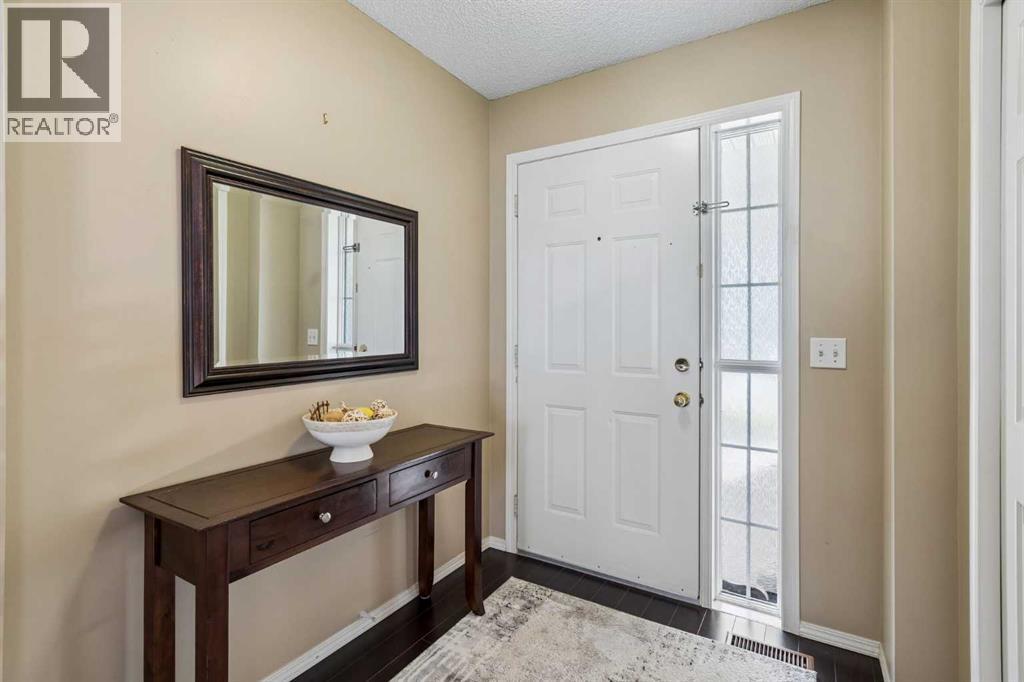 100 Applemont Close Se Property Photo 5