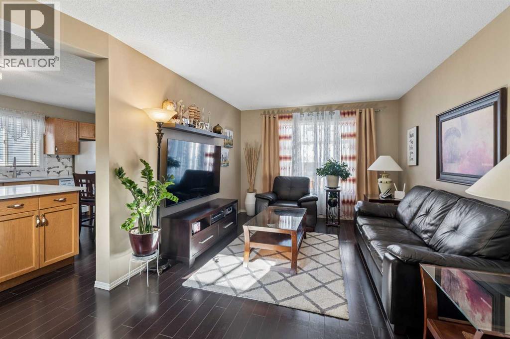 100 Applemont Close Se Property Photo 6