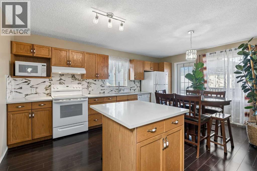 100 Applemont Close Se Property Photo 10