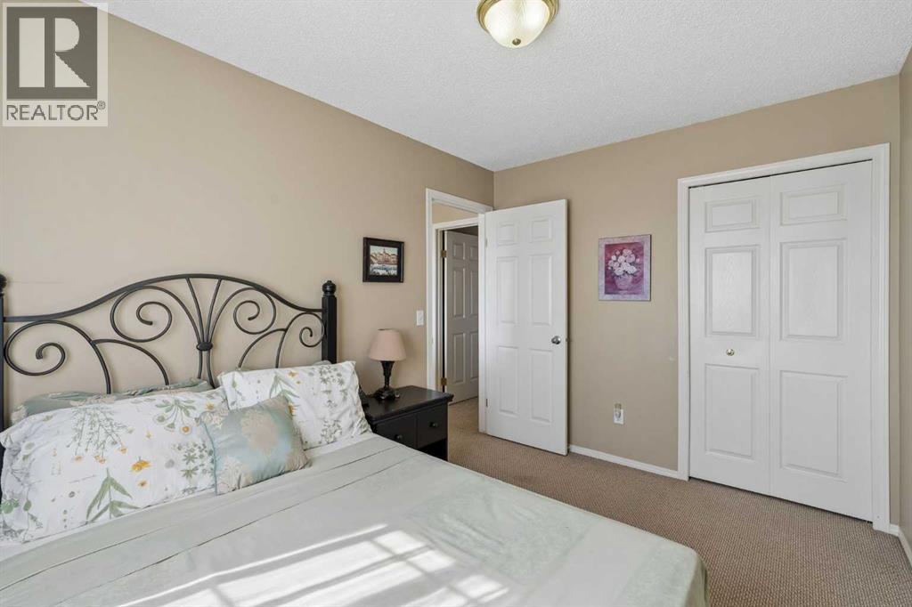100 Applemont Close Se Property Photo 18