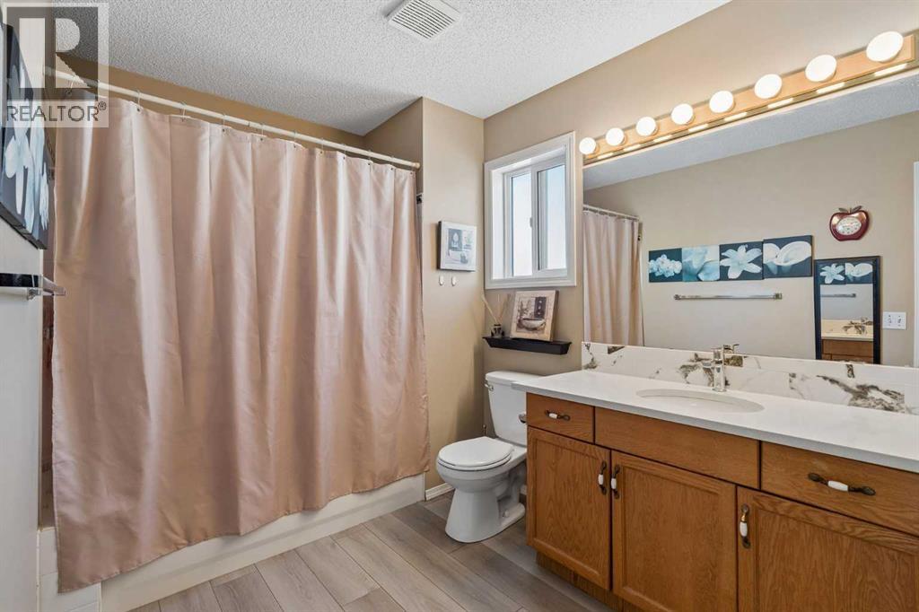 100 Applemont Close Se Property Photo 21
