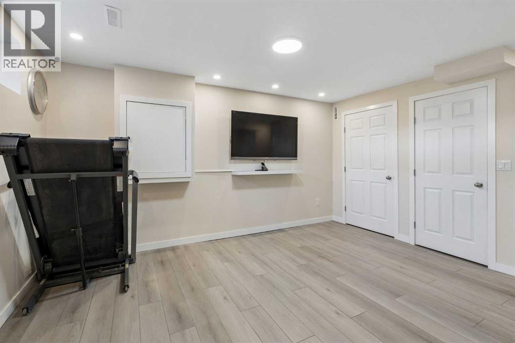 100 Applemont Close Se Property Photo 23