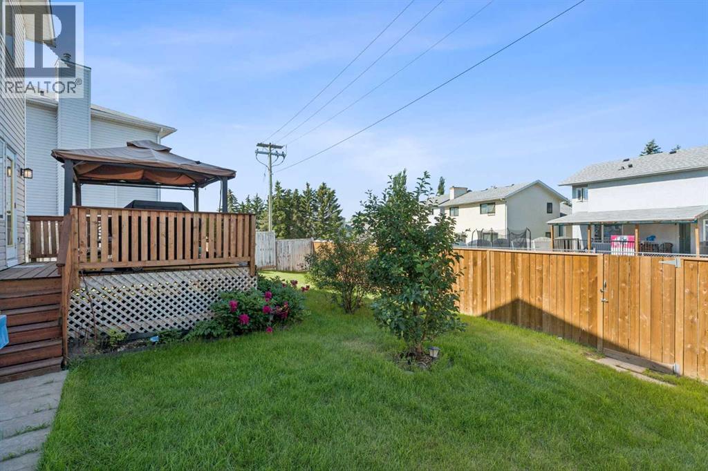 100 Applemont Close Se Property Photo 28