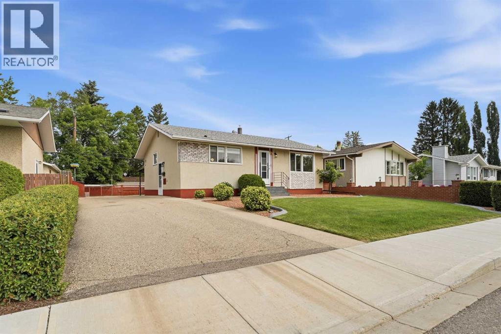 23 Fairway Avenue Property Photo 2