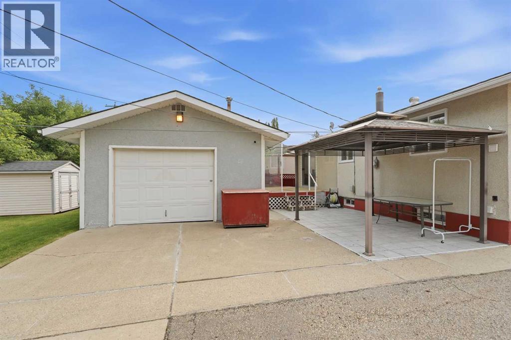 23 Fairway Avenue Property Photo 33