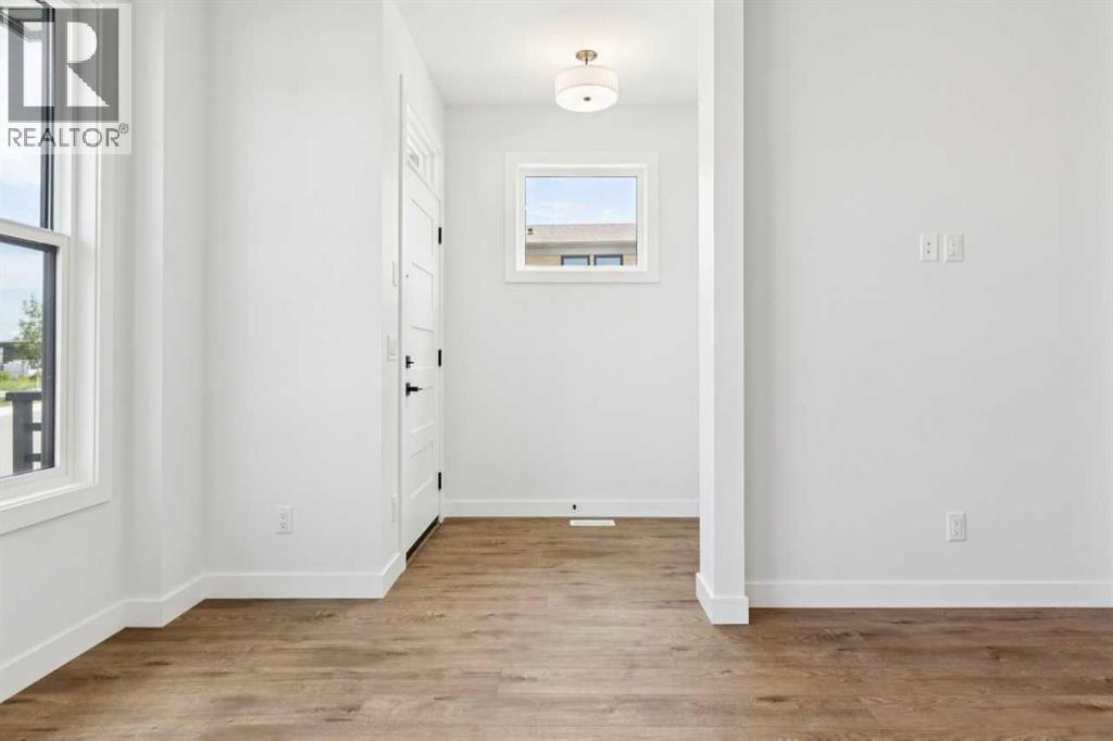49 Silverton Glen Way Sw Property Photo 2