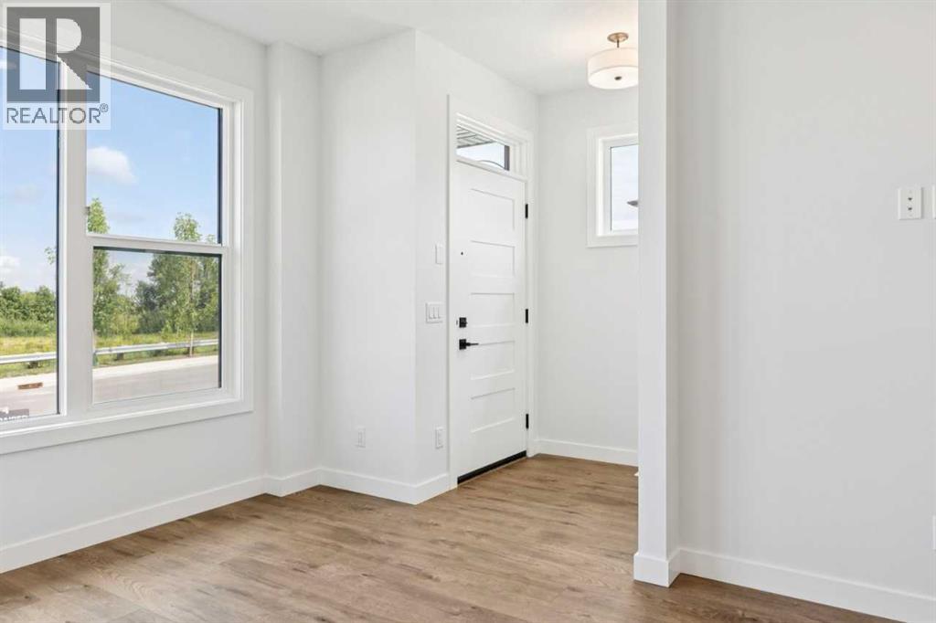 49 Silverton Glen Way Sw Property Photo 3